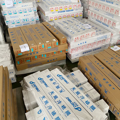 Dobra cena. Błyskotliwa folia laminująca na zimno z PVC niskie zużycie wielokrotne specyfikacje dostosowanie w Internecie